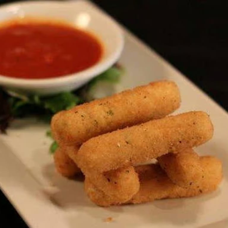 Golden Mozzarella Sticks: A Cheesy Delight
